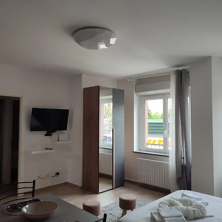 Vera Nr2 Апартаменты Алессандрия