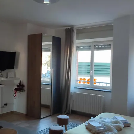 Vera Nr2 Апартаменты Алессандрия